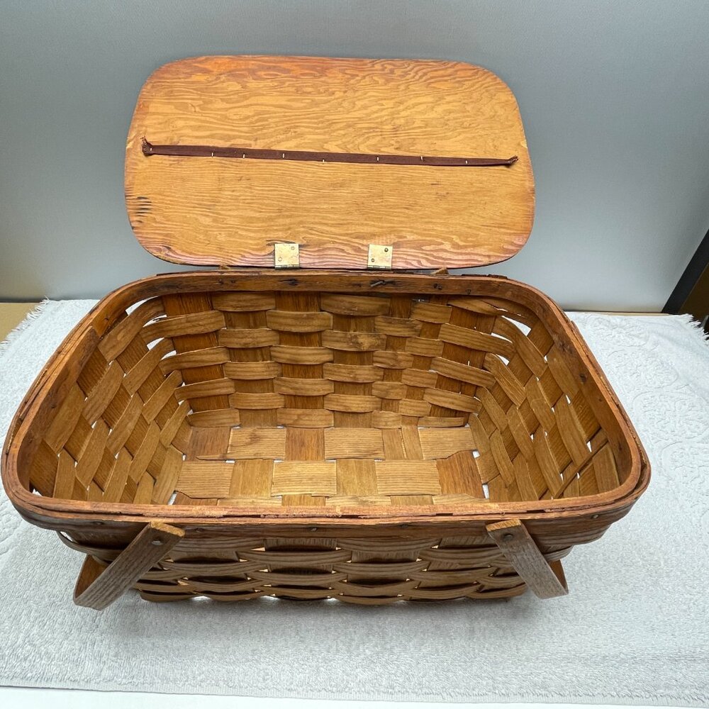 GVUC Vintage 1950s Woven Wood Picnic Basket/Hamper, 2-Handle, 18" x 11" x 8" - Picture 9 of 16